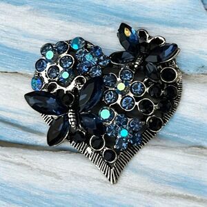 Vintage-Inspired Rhinestone Butterfly Brooch with Heart-Shaped Pin BLUE